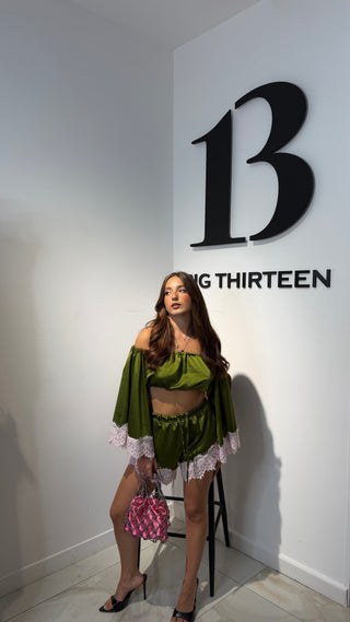 Set jasmine
